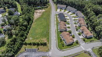 300 Carriage Dr, Jacksonville, NC 28546 - photo 2