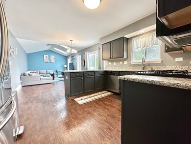 1905 Scott Cir, Carpentersville, IL 60110 - photo 3