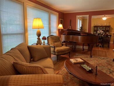 Very Spacious Living Room.