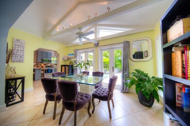 (3) 1525 Johnson St-9