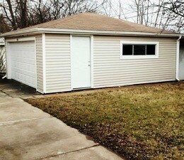 1219 Sacramento Dr, Carpentersville, IL 60110 - photo 5