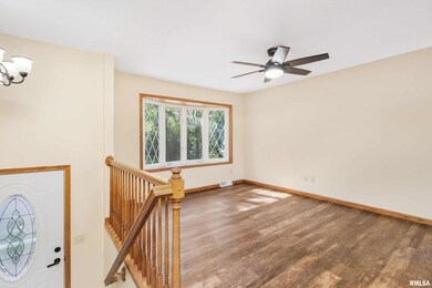 4718 N Sturdevant St, Davenport, IA 52806 - photo 4