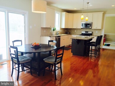 210 Daulton Ct, Langhorne, PA 19047 - photo 7