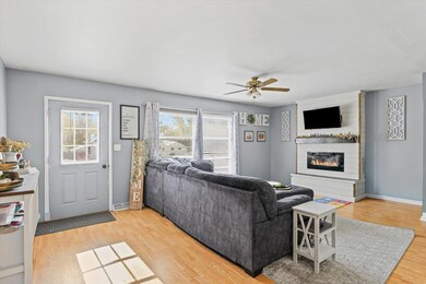 unlisted-address, Roberts, IL 60962 - photo 4