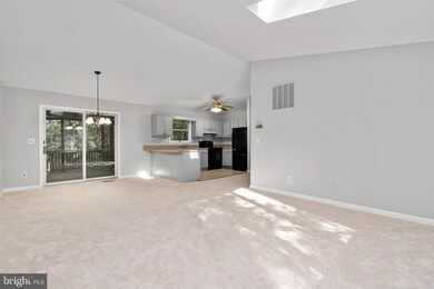 606 Harrison Cir, Locust Grove, VA 22508 - photo 4