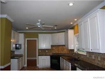 210 Spruce St, Prattville, AL 36067 - photo 3