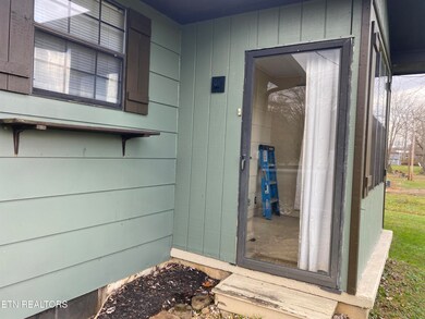 332 Slaven Ln, Oneida, TN 37841 - photo 5