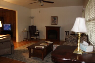 701 7th St, Bay City, TX 77414 - photo 6