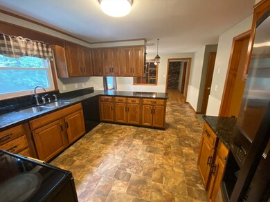 20 Evergreen Cir, Whitinsville, MA 01588 - photo 4