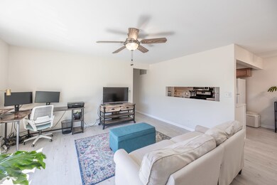 1882 Carnation Ct unit D, Aurora, IL 60506 - photo 3