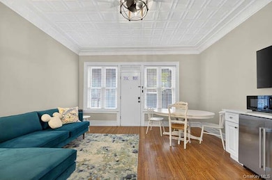 105 7th St unit 10, Garden City, NY 11530 - photo 4