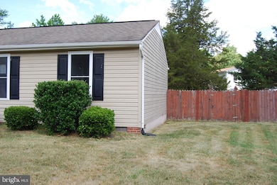 11002 Huntington Woods Cir, Fredericksburg, VA 22407 - photo 6