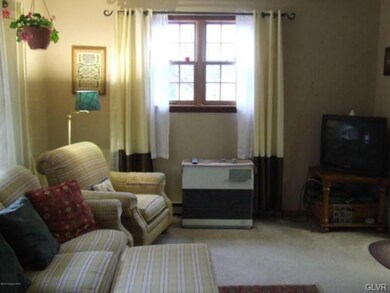 132 Hawthorn Rd, Albrightsville, PA 18210 - photo 3