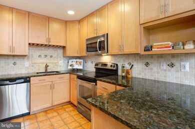 10997 Thrush Ridge Rd, Reston, VA 20191 - photo 2