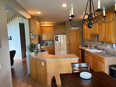 305 Sherman St, Dysart, IA 52224 - photo 4