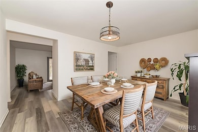 4114 Marseille Dr, Saint Louis, MO 63129 - photo 4