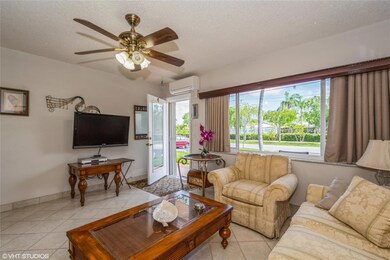 1050 SW 11th St unit 4, Hallandale Beach, FL 33009 - photo 3