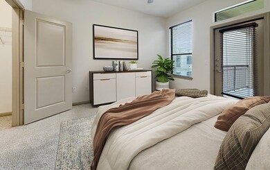 2700 Brazos St unit 4424, Houston, TX 77006 - photo 3