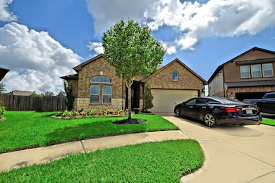 Amazing Upgraded One Story Ranch Home! Upgraded Stone and Brick Elevation! Garage Door Opener, on a wonderful Cul De Sac Lot with no one behind you!  Energy Rated HERS some of the features, Ceiling Fans, Digital Program Thermostat, Energy Star Appliances, Energy Star/Reflective Roof, High-Efficiency HVAC, Insulated Doors, Insulated/Vinyl Low-E Windows and more! No Flooding during any of the storms!