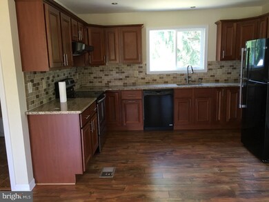 1308 Manatawny Dr, Pottstown, PA 19464 - photo 5