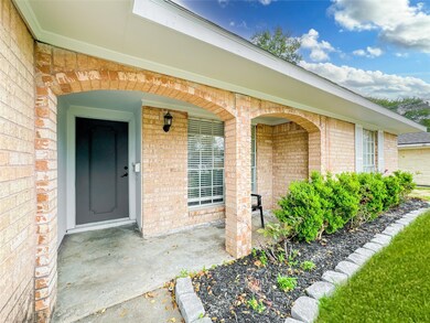 11107 Caribbean Ln, Houston, TX 77089 - photo 3