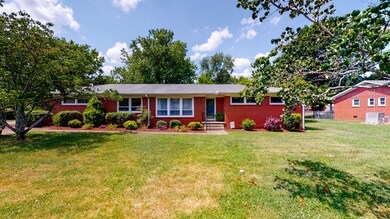 402 Dow Dr, Shelbyville, TN 37160 - photo 3