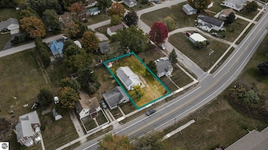 966 Frankfort Ave, Elberta, MI 49628 - photo 4