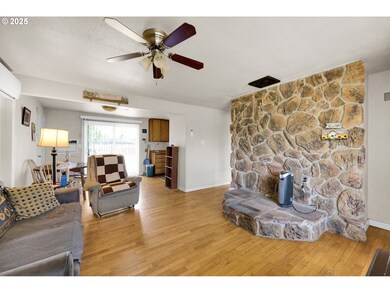 695 32nd St, Springfield, OR 97478 - photo 4