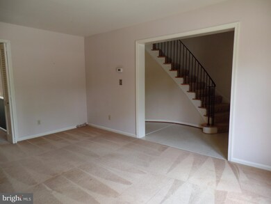 6014 Queenston St, Springfield, VA 22152 - photo 7