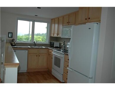 Kitchen. Kitchen with views over Harbor