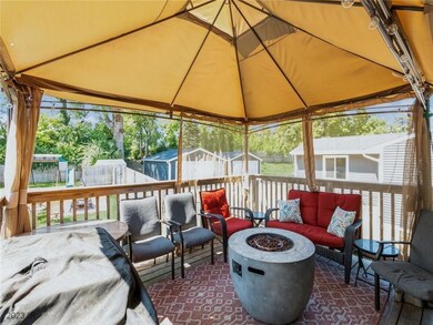 305 W 16th St N, Newton, IA 50208 - photo 6