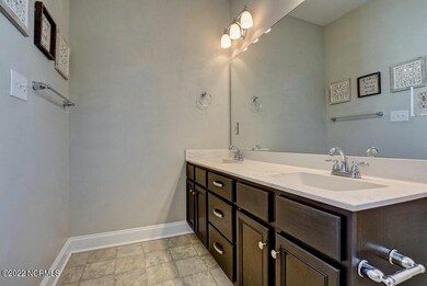 019_p8166699_700_701_702_703_704_705