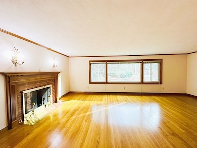 5 Crest Dr W, Dover, MA 02030 - photo 4