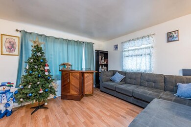 930 Pine St, Waukegan, IL 60085 - photo 5