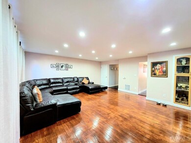 113 Highview Dr, Woodbridge, NJ 07095 - photo 5