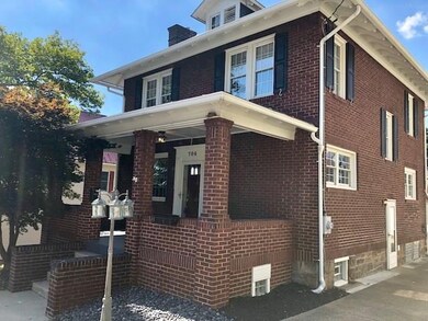 704 Chestnut St, Latrobe, PA 15650 - photo 2