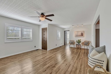 330 W Burbank St, Fredericksburg, TX 78624 - photo 4