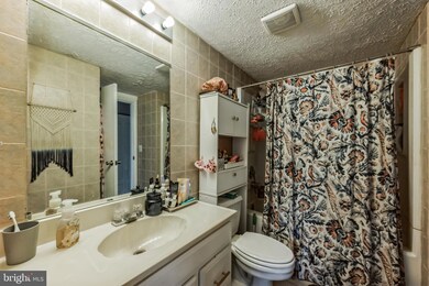 5826 Whitfield Ct, Frederick, MD 21703 - photo 2