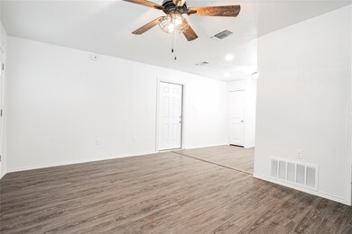 925 Indian Hills Dr, Grand Prairie, TX 75051 - photo 7