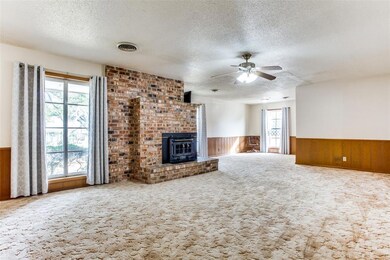 1101 Hillside Dr, Gainesville, TX 76240 - photo 6