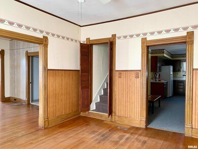 906 Peoria St, Lincoln, IL 62656 - photo 3