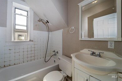 215 S Diamond St, Nampa, ID 83686 - photo 6