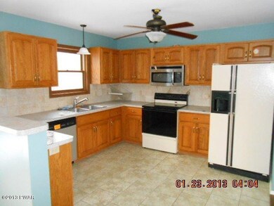 216 Lake Dr, Dingmans Ferry, PA 18328 - photo 6