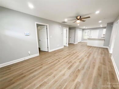 415 S Green St, Statesville, NC 28677 - photo 3