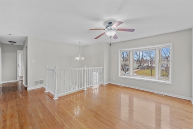 156 Monterey Dr, Bolingbrook, IL 60440 - photo 2