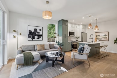 13748 Stone Ave N, Seattle, WA 98133 - photo 5