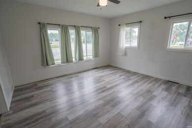 208 N Heaton St, Knox, IN 46534 - photo 6