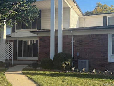 32756 Barclay Square, Warren, MI 48093 - photo 2