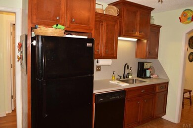 3392 Holt Cir, Pensacola, FL 32526 - photo 5