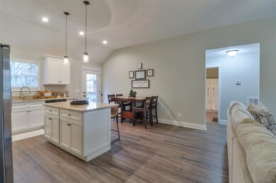 523 Deery St, Shelbyville, TN 37160 - photo 5